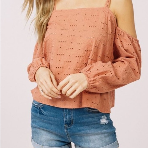 💕 Embroidery Cotton Off the Shoulder Top 💕 - Picture 1 of 6